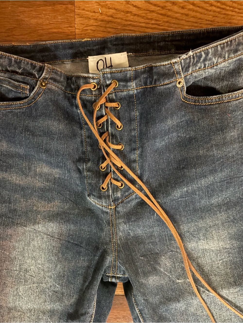🚨👖🚨NWT AMAZING OLI & HALI LACE-UP RUFFLE STATEMENT JEANS | SIZE M | RETAIL $1 - Picture 8 of 10
